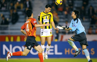 Chermiti buteur face à Nagoya Grampus (Japon)